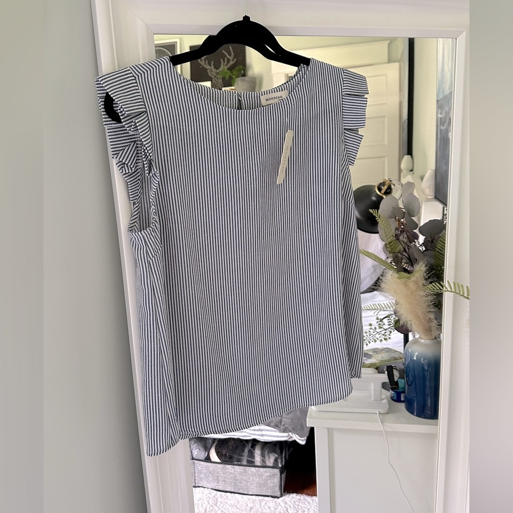 NWT Blue and white striped tank blouse by Monteau in size large